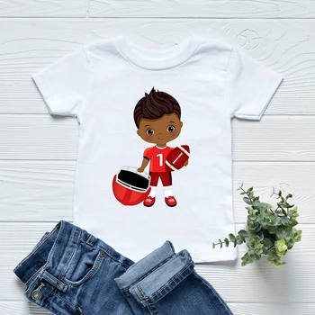 חמוד הילד השחור הקטן משחק פוטבול אמריקאי החולצה Kawaii גברים שחורים חולצה בנות חולצה שרוול קצר חולצה Tees העליון
