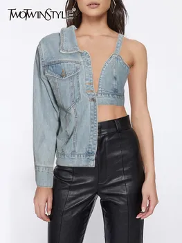 TWOTWINSTYLE אופנת רחוב סימטרית ג 'ינס מעילי נשים דש השרוול כתף אחת ללא משענת סקסי' קט נשי אופנה 2023