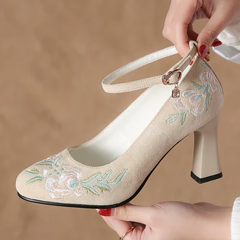 נעלי נשים 7 סנטימטר העקבים גבוהים כפתור שטוח ורדוד לחתוך רקמה רטרו ספרותית עקבים עבים